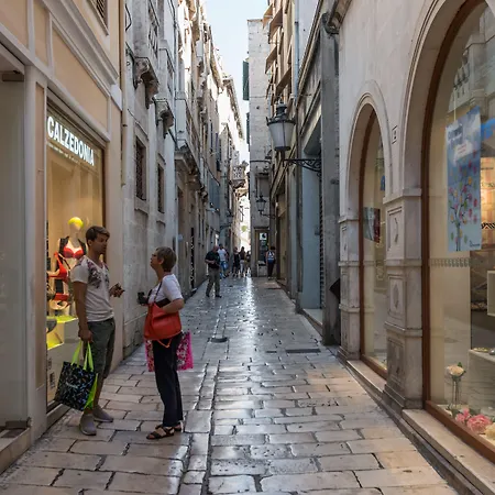 Aurum Templi Apartment