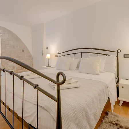 Apartment Aurum Templi