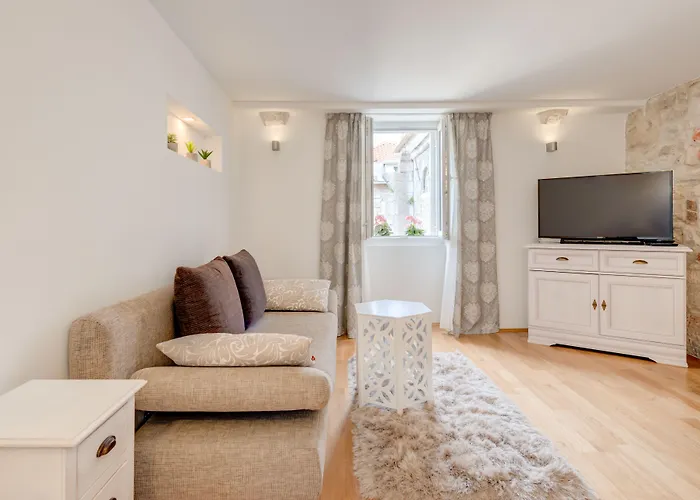 Apartment Aurum Templi Split