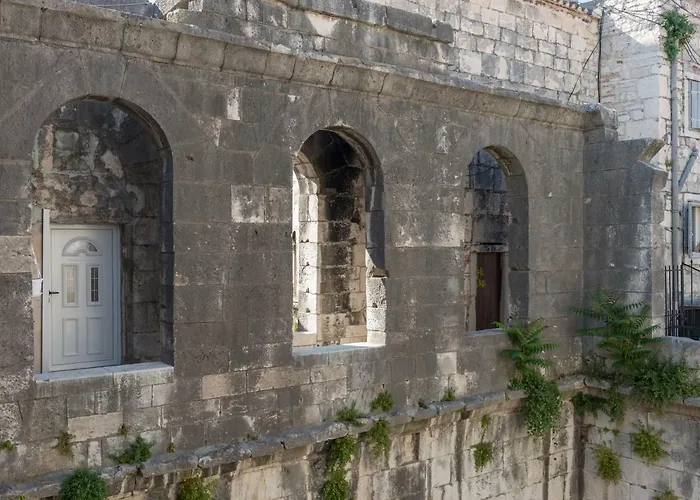 Apartment Aurum Templi Split